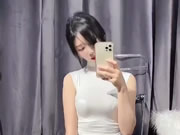 極品美女穿性感內衣手機自拍